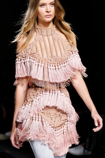 Look 14